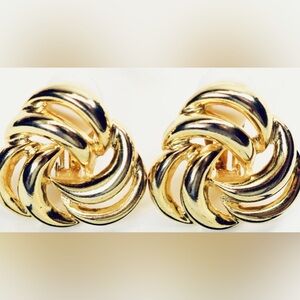 ⚜️Vintage PAOLO Gucci Celtic Knot Clip On Earrings